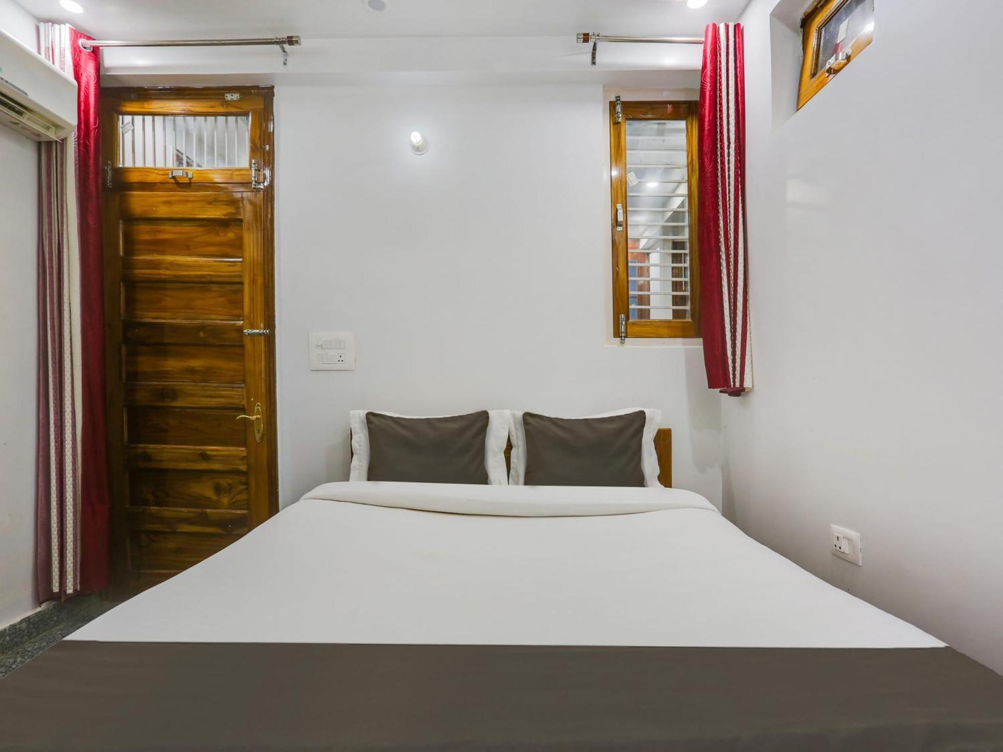 Collection O Sagar Inn Гургаон Экстерьер фото