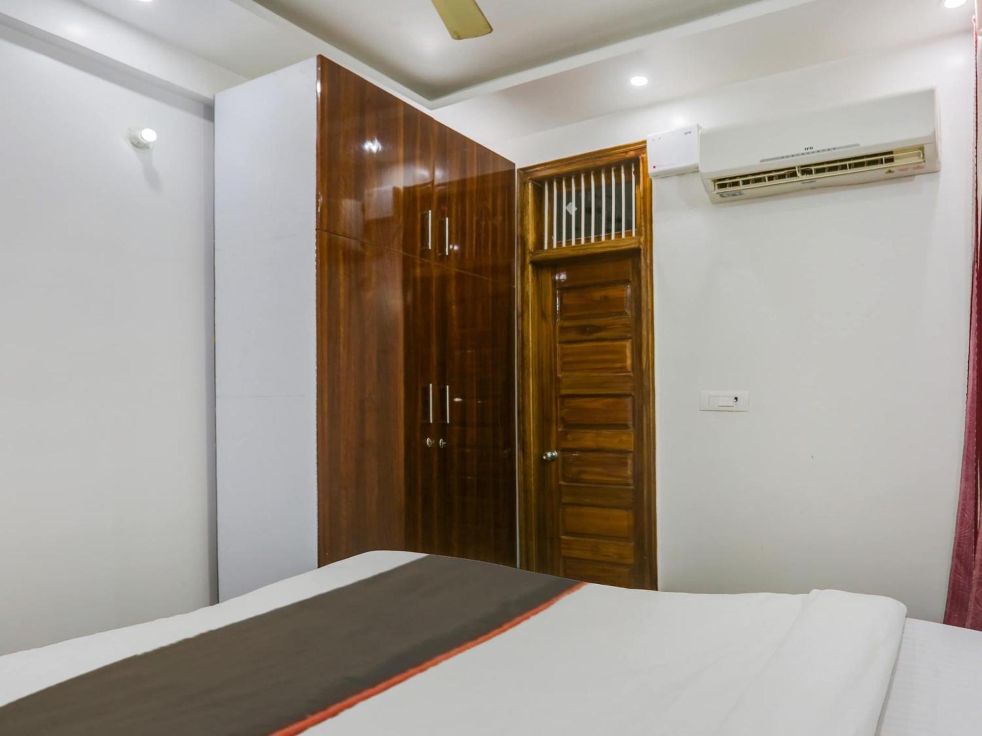 Collection O Sagar Inn Гургаон Экстерьер фото